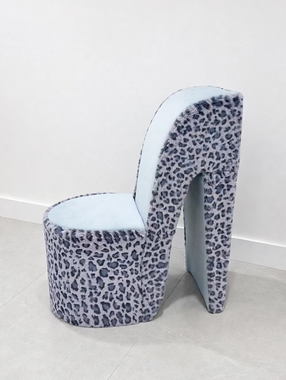 Snowy blue leopard heel